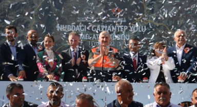 ULAŞTIRMA VE ALTYAPI BAKANI KARAİSMAİLOĞLU: NURDAĞI-GAZİANTEP ARASINDA SEYAHAT SÜRESİ 30 DAKİKAYA DÜŞECEK