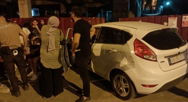 Yaya geçidinde çocuğa çarpan sürücü inşaat duvarına daldı