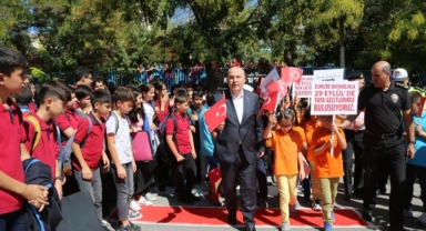 YAYALARA ÖNCELİK DURUŞU, HAYATA SAYGI DURUŞU TEMALI EŞ ZAMANLI ETKİNLİK