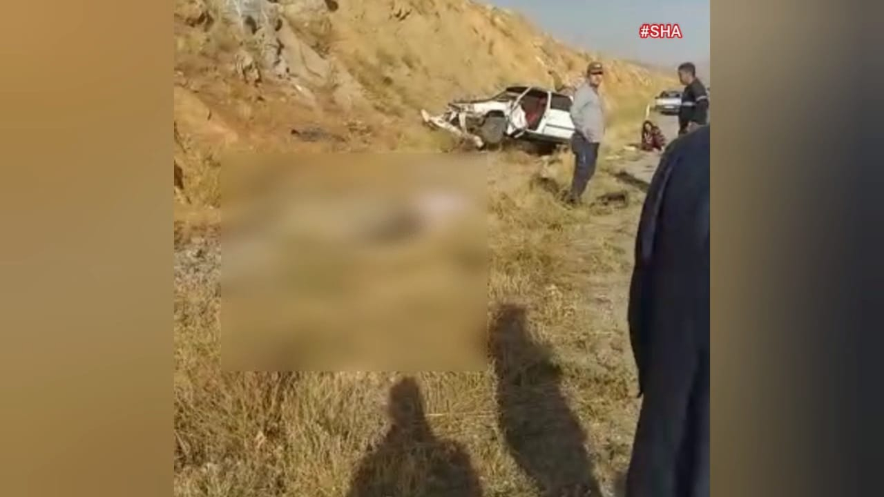 Afşin’de toprak zemine çarpan otomobil paramparça oldu: 1 ağır 2 yaralı