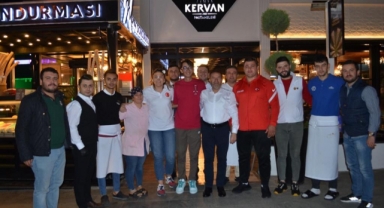 ALPEDO BU KEZ DÜNYA ŞAMPİYONLARIYLA ŞOV YAPTI!