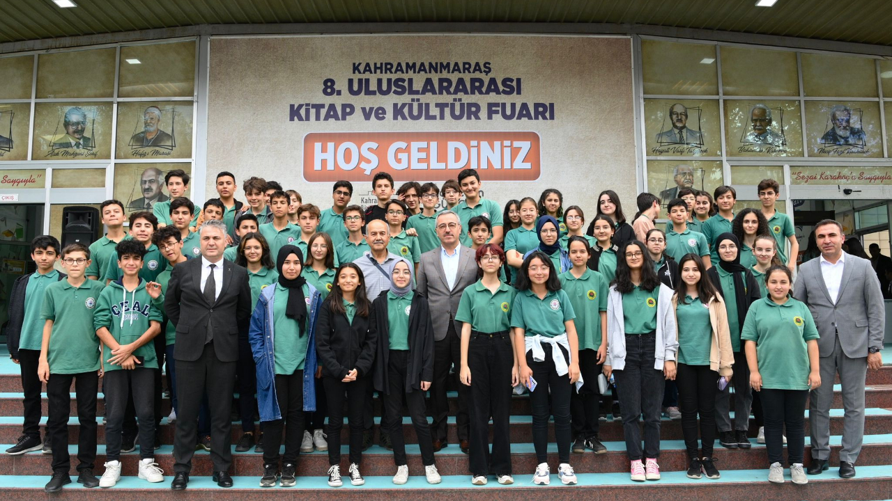 Anadolu’nun En Büyük Kitap Fuarında Ziyaretçi Rekoru: 4 Günde 100 Bin Kişi