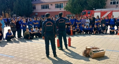 Büyükşehir İtfaiyesi Öğrencileri Afetlere Karşı Bilinçlendiriliyor