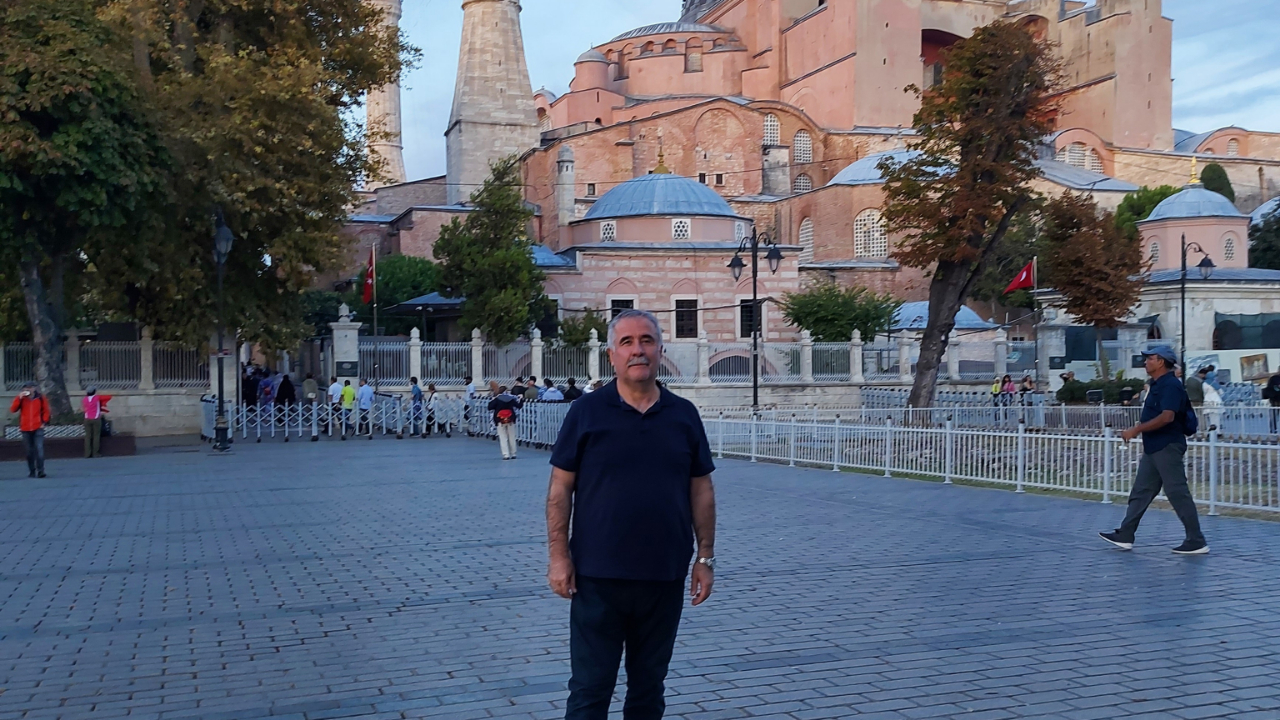 İSTANBUL’DA MANEVİ VE TARİHİ YERLERİ ZİYARET-1 (SULTANAHMED VE AYASOFYA)