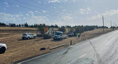 Kahramanmaraş’ta otomobil elektrik direğine çarptı: 1 yaralı