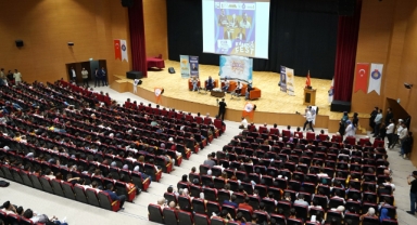 Kampüs Fest’in İlk Gününde Ünlüler Geçidi