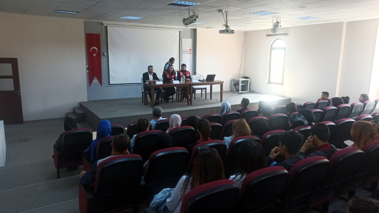 Kariyer Basamaklarına İlk Adım Millet Konakları’nda Atılıyor