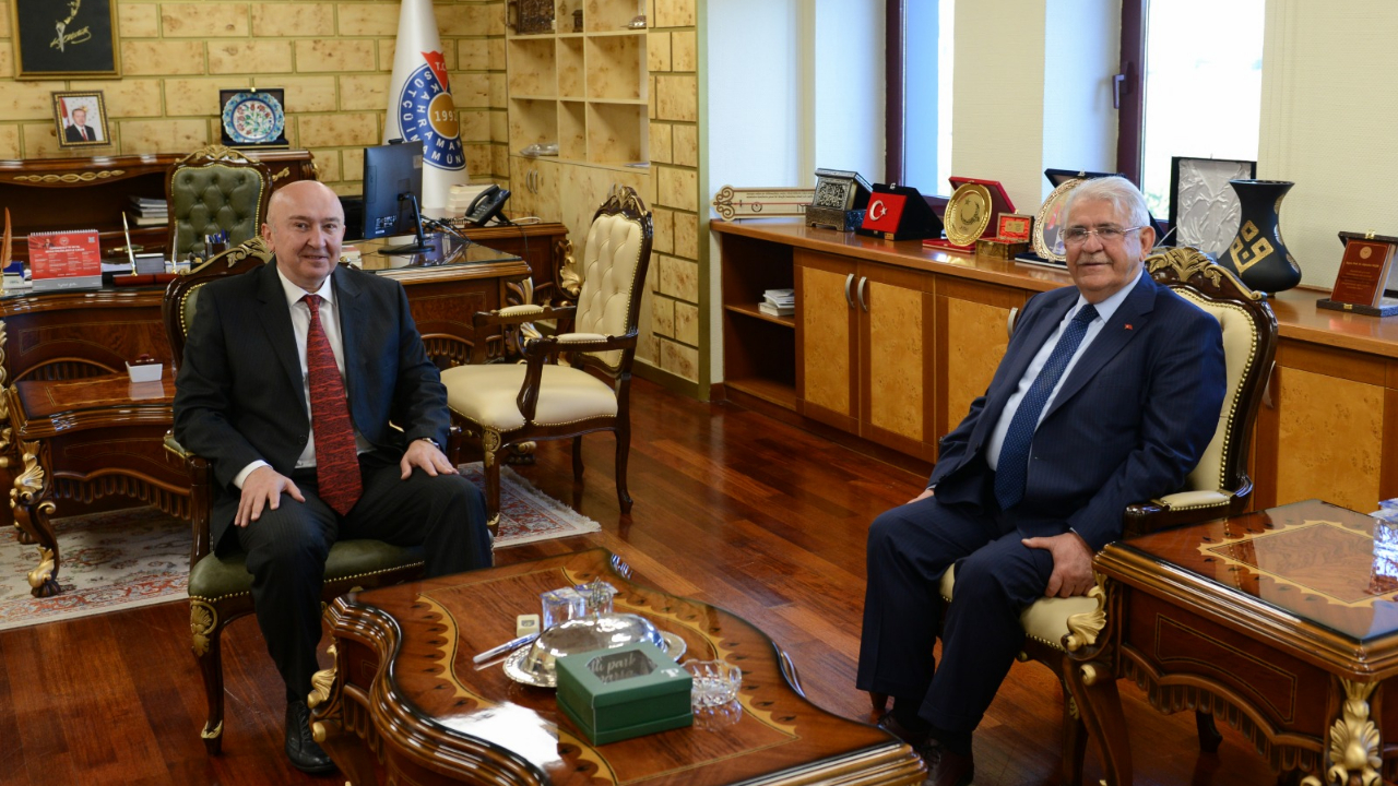 Onikişubat Belediye Başkanı Hanefi Mahçiçek’ten Rektör Yasım’a Ziyaret