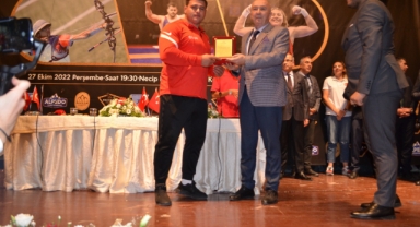 Rektör Yasım “Şampiyonlar Kahramanmaraş’ta” Etkinliğinde Dünya Şampiyonları ile Bir Araya Geldi