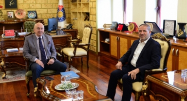 Sami Kervancıoğlu ve Alpedo Kahramanmaraş Voleybol Takımı Rektör Yasım’ı Ziyaret Etti