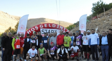 Ultramaraton’da 100 kilometre, 10 saatte koşuldu