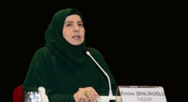 Yazar Emine Şenlikoğlu, KSÜ’de Öğrencilerle Bir Araya Geldi