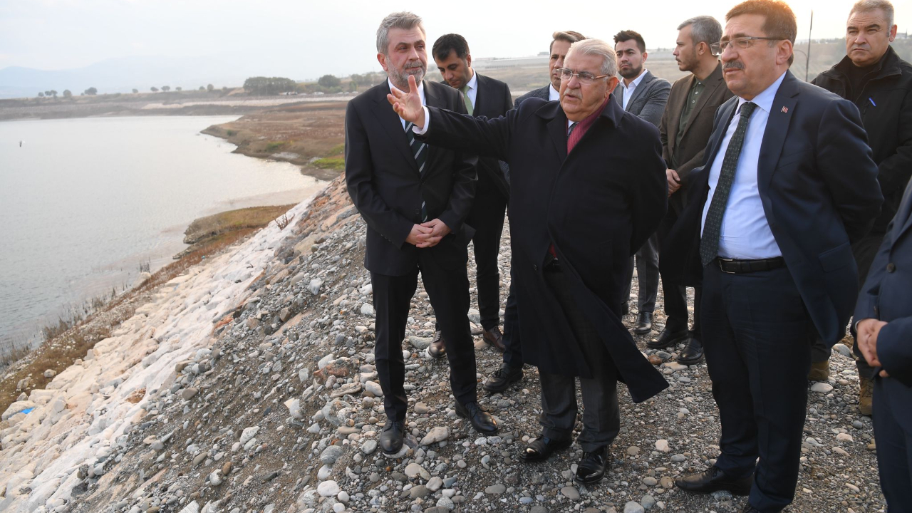 Bakan Yardımcısı Pakdil, EXPO 2023 Sergi Alanı’nda incelemelerde bulundu