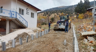 Büyükşehir’den Göksun Kırsalına 14 Bin Metrekare Kilit Parke