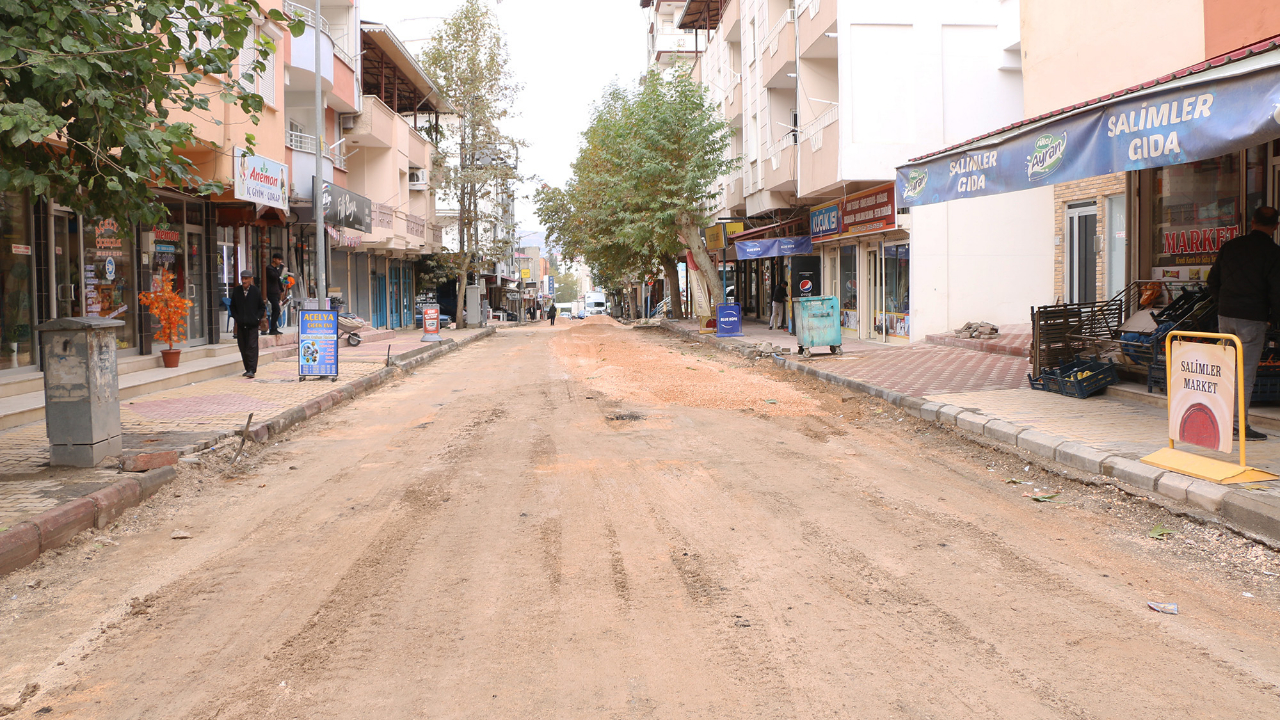 Büyükşehir Pazarcık’ta Bir Yolu Daha Yeniliyor