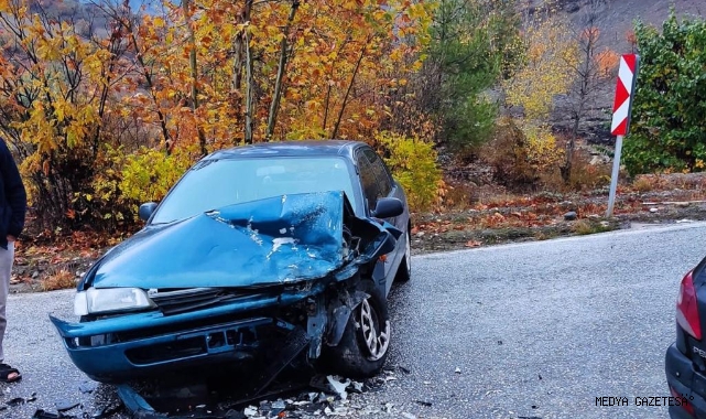 Kahramanmaraş’ta iki otomobil çarpıştı: 4 yaralı