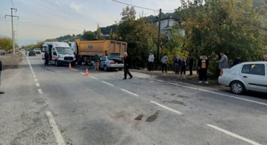 Kahramanmaraş’ta kamyon ile otomobil çalıştı: 5 yaralı