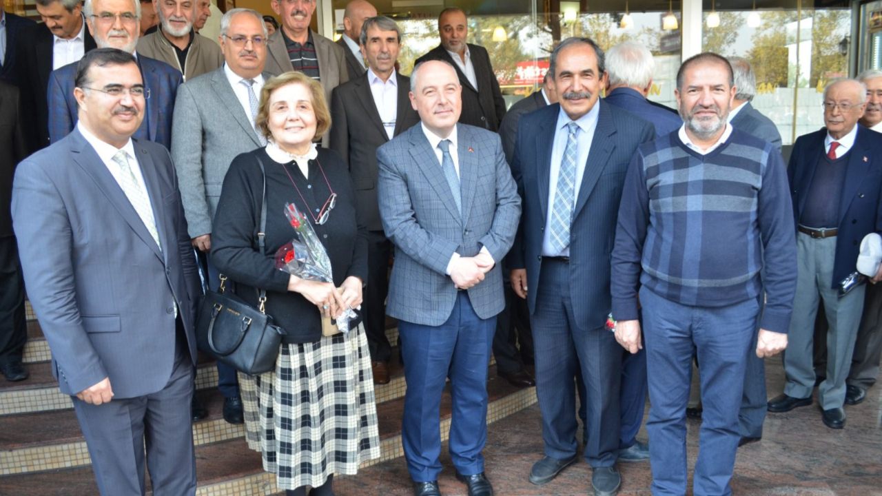 Kervancıoğlu 50 yıl sonra öğretmeni ile buluştu