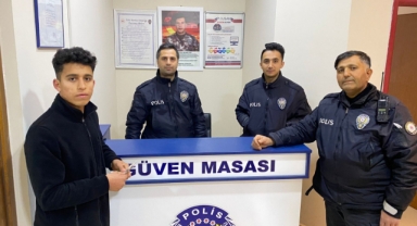 Afşin’de ATM’de unutulan parayı polis ekipleri sahibine teslim etti