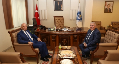 BAŞKAN MAHÇİÇEK’TEN, KİÜ REKTÖRÜ PROF. DR. BAKAN’A “HAYIRLI OLSUN” ZİYARETİ