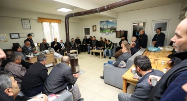BAŞKAN OKAY DOĞUKENT APARTMAN GÖREVLİLERİ İLE BİR ARAYA GELDİ