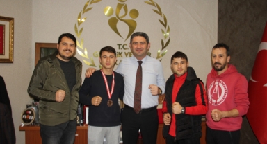FEHMİ YASİN BAĞCI BOKS’TA TÜRKİYE 3. SÜ OLDU