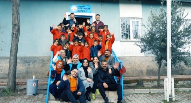 Kahramanmaraş’ta çocukları sevindirdiler