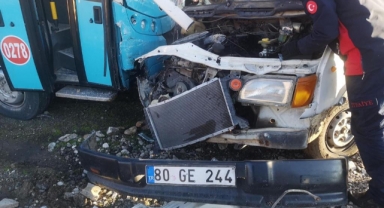 Kahramanmaraş’ta halk otobüsü ile çarpışan minibüs şoförü öldü