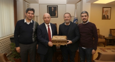 Kervan Ailesinden Rektör Bakan’a “Hayırlı Olsun” Ziyareti