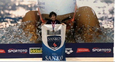SANKO OKULLARI ÖĞRENCİSİ YÜZMEDE BRONZ MADALYA KAZANDI