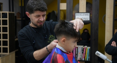 Başkan Gürbüz’ün İyiliği Yay Projesine Salon By Kuaförden destek