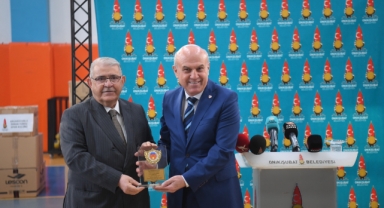 Başkan Mahçiçek, 40 kulüpten bin sporcuya malzeme desteği verdi