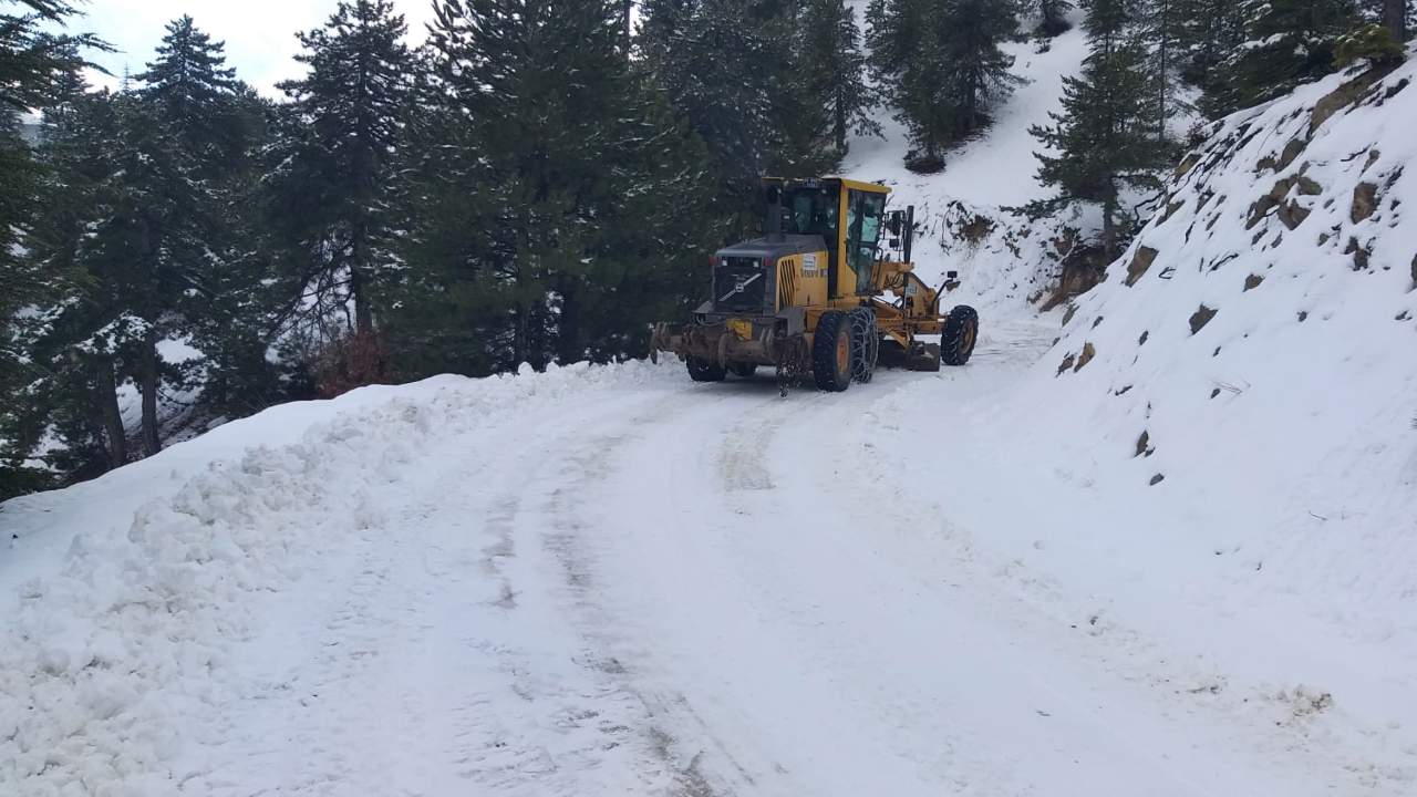 Göksun’da Yollar Büyükşehir’le Ulaşıma Açık Tutuluyor