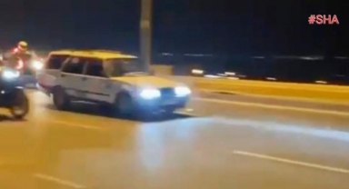 Kahramanmaraş’ta dur ihtarından kaçan ve kazaya neden olan sürücüye rekor ceza -Ehliyetsiz sürücü 2 polis otosuna bir kamyonete çarptı 