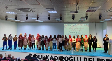 -Kahramanmaraş’ta öğrencilerin şiir dinletisi büyüledi