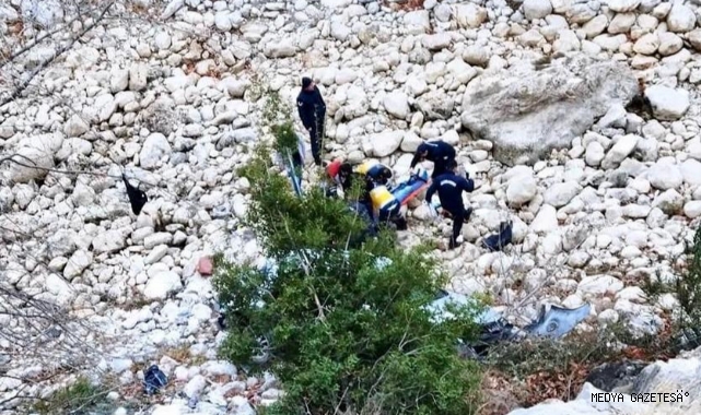 Kahramanmaraş’ta otomobil uçuruma yuvarlandı: 1 ölü biri çocuk 2 yaralı