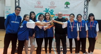 SANKO OKULLARI BASKETBOL TAKIMI İL İKİNCİSİ OLDU