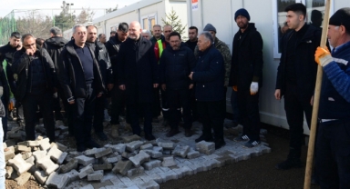Başkan Güngör, Bakan Soylu ile Birlikte Konteyner Kentte İncelemelerde Bulundu
