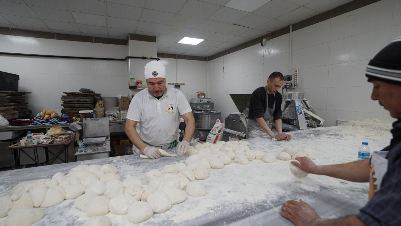 Günlük 225 Bin Ekmek… Büyükşehir’den Fırınlara 140 Ton Un