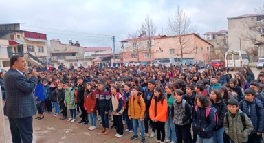 ANDIRIN VE EKİNÖZÜ İLÇELERİNDE İLK DERS ZİLİ ÇALDI