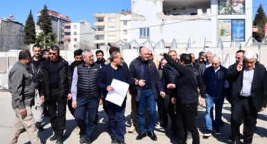 Başkan Güngör, Bakan Soylu ile Geçici Esnaf Çarşılarını Ziyaret Etti