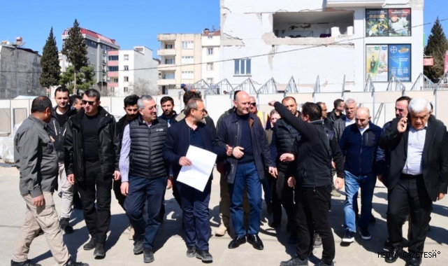 Başkan Güngör, Bakan Soylu ile Geçici Esnaf Çarşılarını Ziyaret Etti