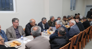 BAŞKAN OKAY, VATANDAŞLARLA İFTAR SOFRASINDA BULUŞTU