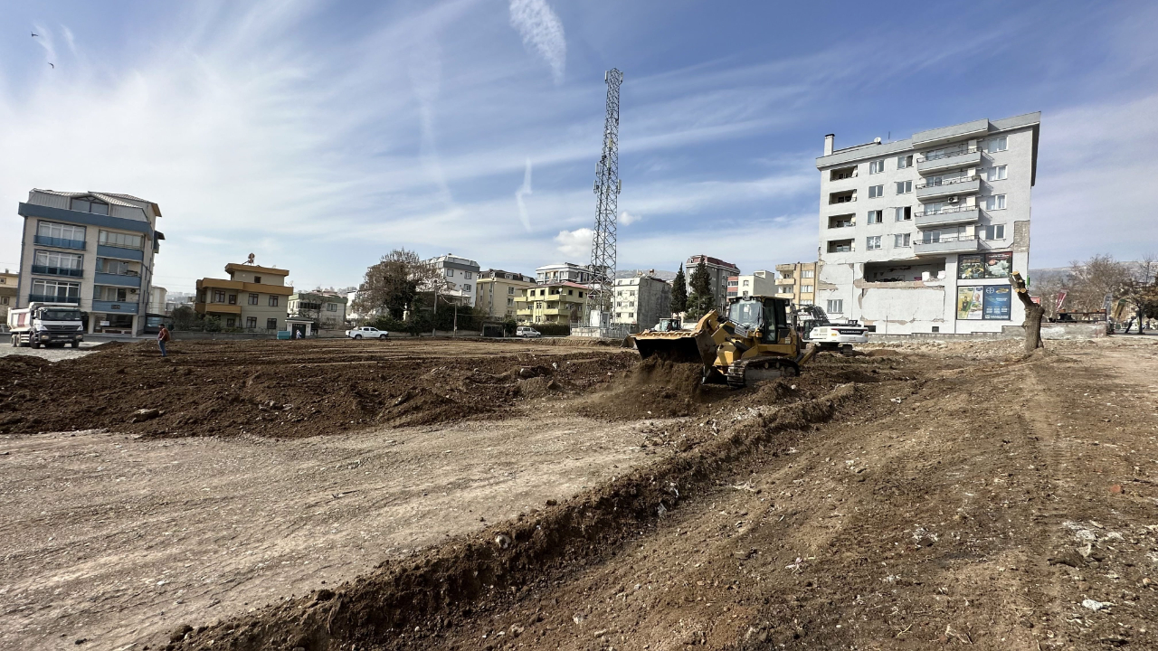 Büyükşehir Prefabrik Çarşı’da Altyapı Çalışmalarını Sürdürüyor