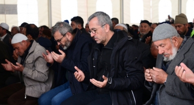 Depremde Hayatını Kaybedenler Dualarla Yâd Edildi