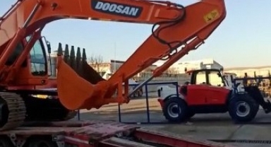 DOOSAN İŞ MAKİNALARI İLE DEPREM BÖLGESİNE DESTEK VERİYOR