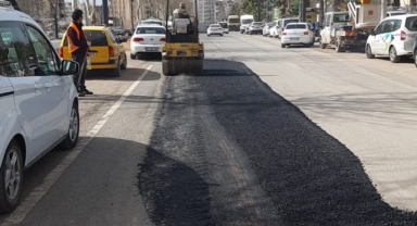 Hasarlı Yolları Büyükşehir Yeniliyor