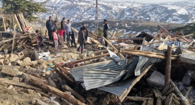 Kırsal kesimde ki vatandaşlar, depreme kar ve tipide yakalandı