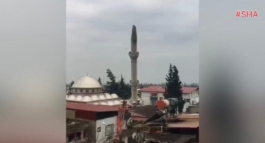 Kontrollü yıkılan minare imam evinin üzerine düştü