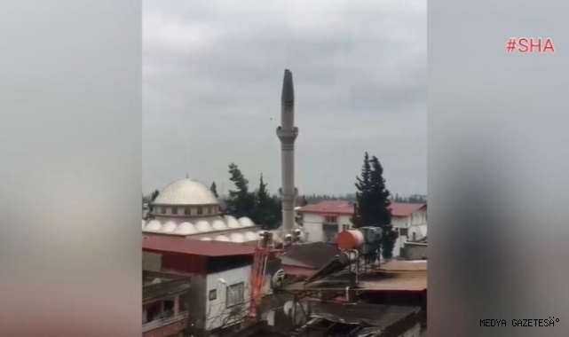 Kontrollü yıkılan minare imam evinin üzerine düştü